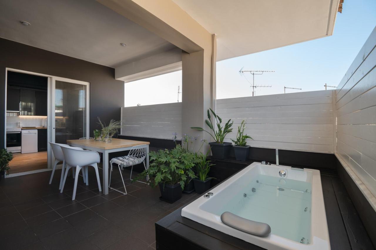 City'S Best-Kept Secret, Eclectic & Luxe Getaway Kalamata Luaran gambar